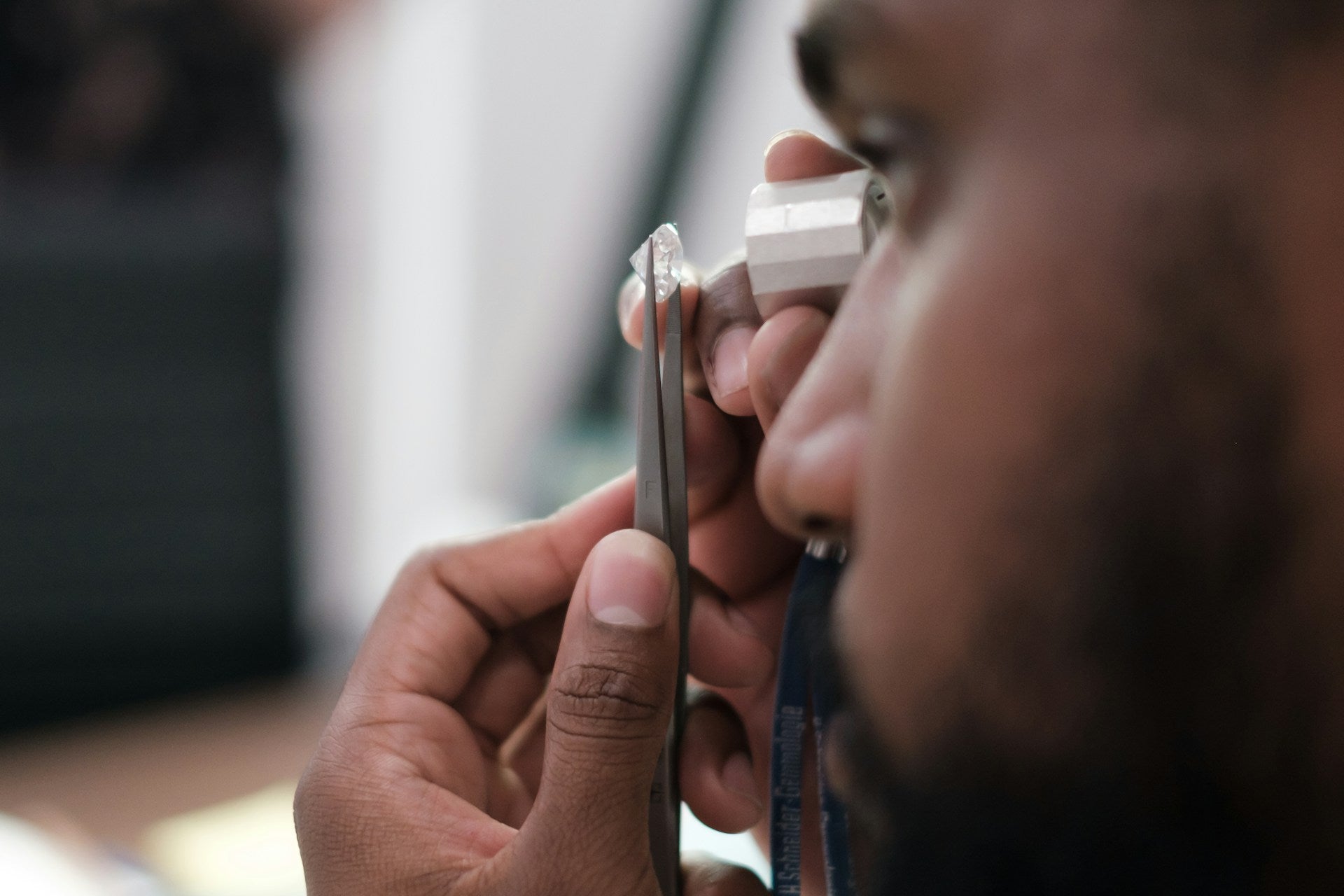 Diamonds Decoded: Natural, Lab-Grown and Simulants Unveiled