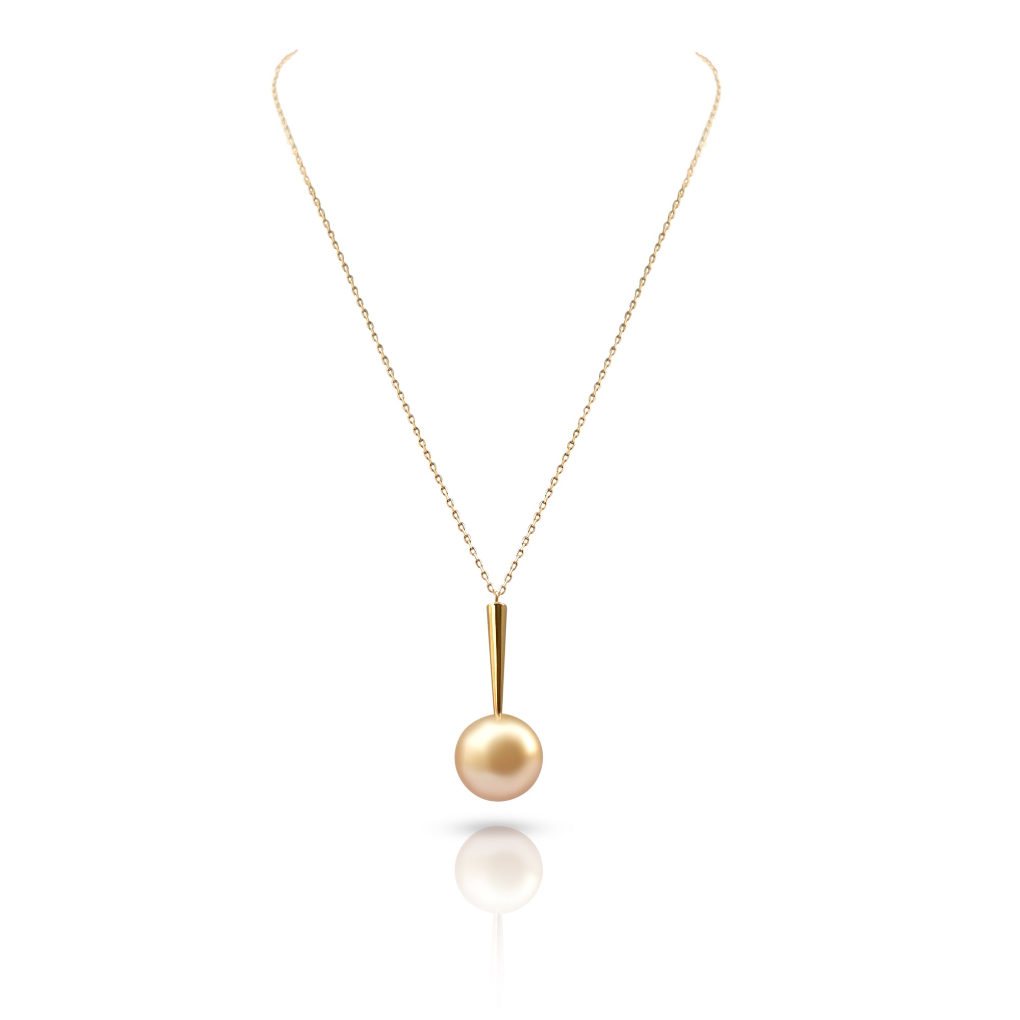 Qlassico pendant necklace from the Celestial Capsule, featuring a round golden South Sea pearl set in 18K yellow gold.